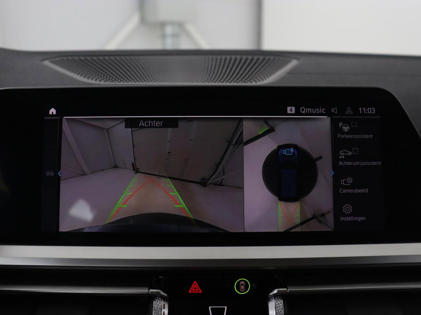 BMW 3-serie 330e Sport Line | Head-Up | LaserLight | Stoelverwarming | Trekhaak | 360 Camera | Adaptive cruise | Sportstoelen | Keyless | Live Cockpit | Carplay | Half leder | Navigatie