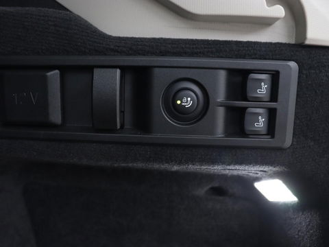 BMW 3-serie 330e Sport Line | Head-Up | LaserLight | Stoelverwarming | Trekhaak | 360 Camera | Adaptive cruise | Sportstoelen | Keyless | Live Cockpit | Carplay | Half leder | Navigatie