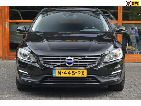 Volvo V60 2.4 D5 Twin Engine Special Edition | Stuur + Stoel Verwarmd | Trekhaak | Bluetooth | Cruise Control | Leer |