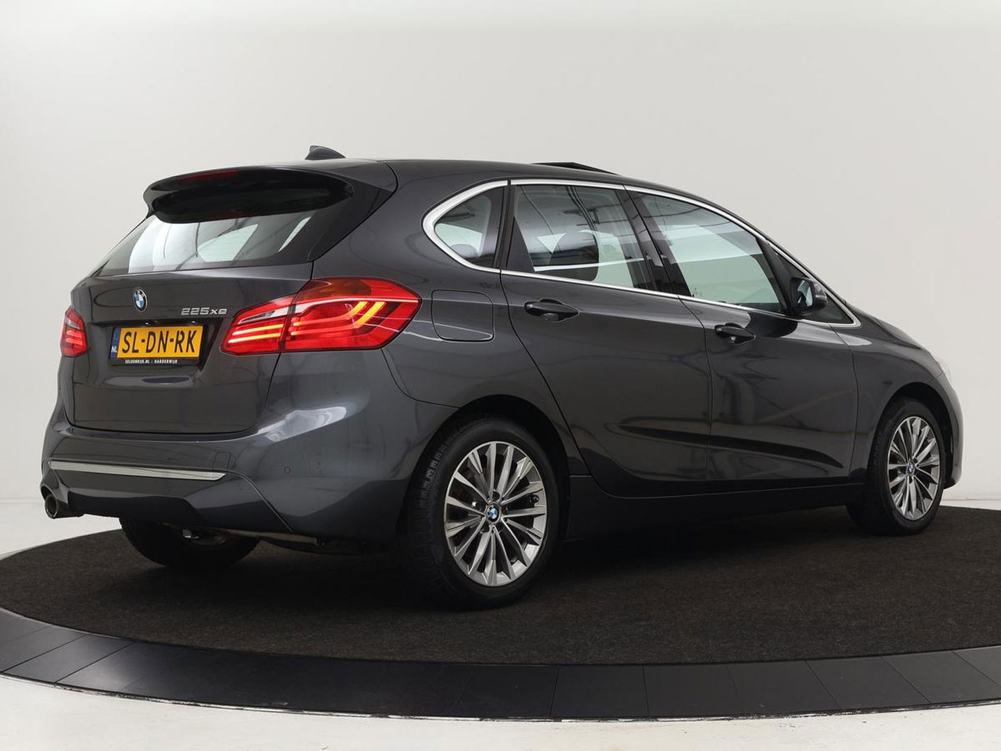 BMW 2 Serie Active Tourer 225xe iPerformance Luxury Line | Panoramadak | Leder  | Head-Up | Camera | Keyless | Navigatie | Park Assist | Adaptief LED