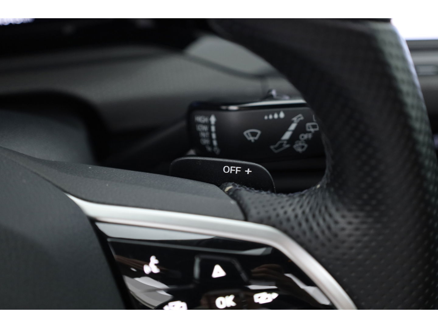 Volkswagen Golf 1.4 eHybrid GTE | Pano | IQ. Light | Elek. Trekhaak | Stoel- Stuurverw. | Mistlampen