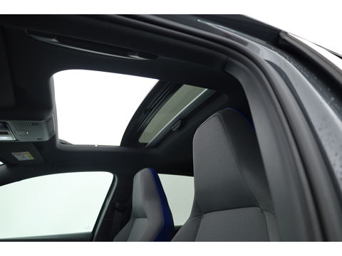 Volkswagen Golf 1.4 eHybrid GTE | Pano | IQ. Light | Elek. Trekhaak | Stoel- Stuurverw. | Mistlampen