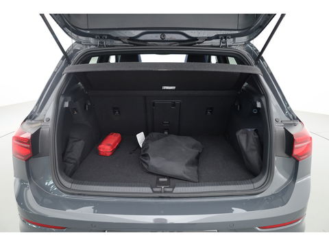 Volkswagen Golf 1.4 eHybrid GTE | Pano | IQ. Light | Elek. Trekhaak | Stoel- Stuurverw. | Mistlampen
