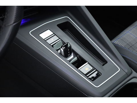 Volkswagen Golf 1.4 eHybrid GTE | Pano | IQ. Light | Elek. Trekhaak | Stoel- Stuurverw. | Mistlampen