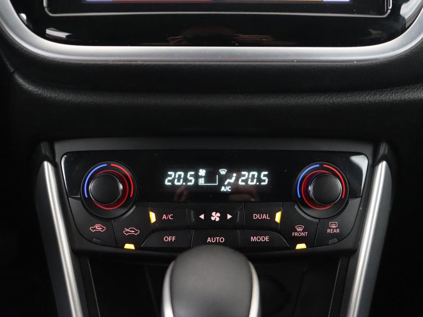 Suzuki S-Cross 1.4 Boosterjet Exclusive | Automaat | Stoelverwarming | Camera | Full LED | MirrorLink | Climate control | Keyless | Cruise control