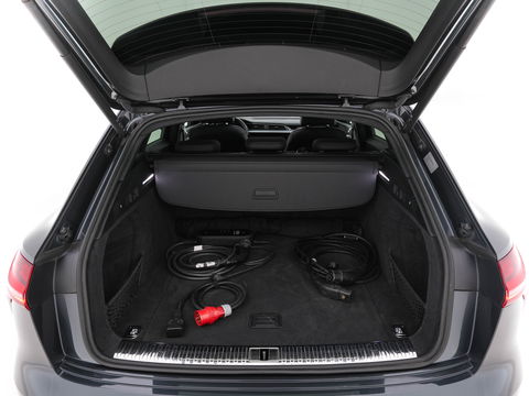 Audi e-tron 50 quattro Business edition Plus 71 kWh [ 3-Fase ] (INCL.BTW) *PANO | LEATHER | DIGI-COCKPIT | FULL-LED | ADAPTIVE-CRUISE | MEMORY-PACK | COMFORT-SEATS | AIR-SUSPENSION | NAVI-FULLMAP | HEATED-SEATS | KEYLESS | 20''ALU | ECC | PDC*