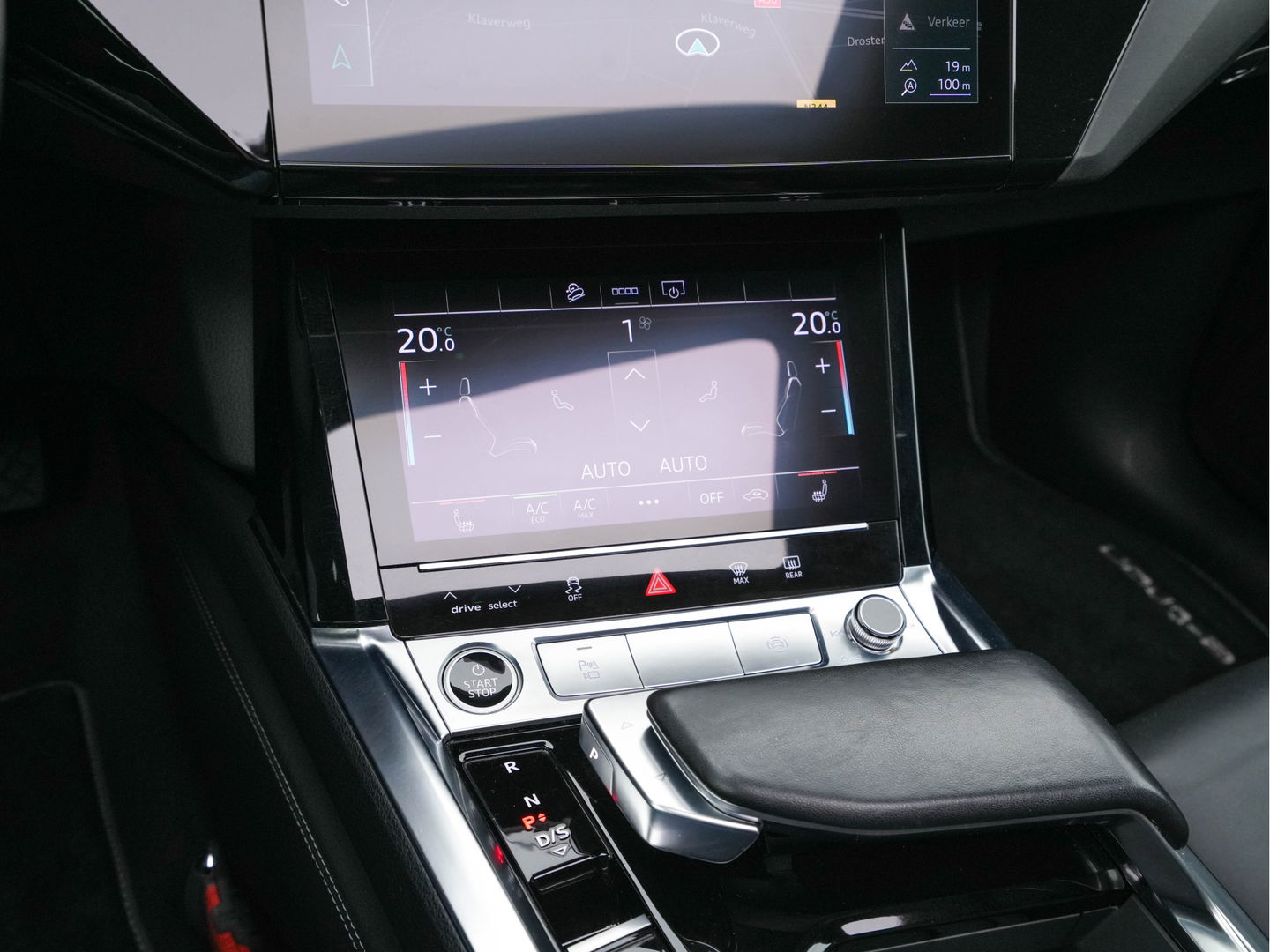 Audi e-tron 50 quattro Business edition Plus 71 kWh [ 3-Fase ] (INCL.BTW) *PANO | LEATHER | DIGI-COCKPIT | FULL-LED | ADAPTIVE-CRUISE | MEMORY-PACK | COMFORT-SEATS | AIR-SUSPENSION | NAVI-FULLMAP | HEATED-SEATS | KEYLESS | 20''ALU | ECC | PDC*