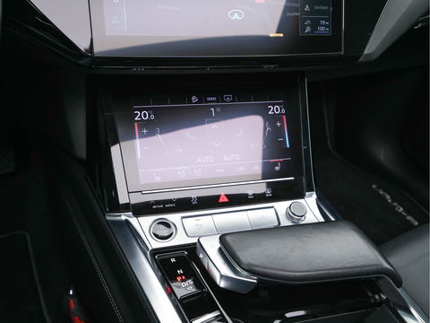 Audi e-tron 50 quattro Business edition Plus 71 kWh [ 3-Fase ] (INCL.BTW) *PANO | LEATHER | DIGI-COCKPIT | FULL-LED | ADAPTIVE-CRUISE | MEMORY-PACK | COMFORT-SEATS | AIR-SUSPENSION | NAVI-FULLMAP | HEATED-SEATS | KEYLESS | 20''ALU | ECC | PDC*