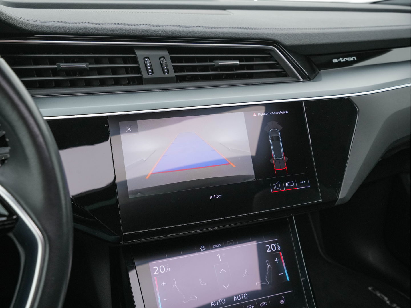 Audi e-tron 50 quattro Business edition Plus 71 kWh [ 3-Fase ] (INCL.BTW) *PANO | LEATHER | DIGI-COCKPIT | FULL-LED | ADAPTIVE-CRUISE | MEMORY-PACK | COMFORT-SEATS | AIR-SUSPENSION | NAVI-FULLMAP | HEATED-SEATS | KEYLESS | 20''ALU | ECC | PDC*
