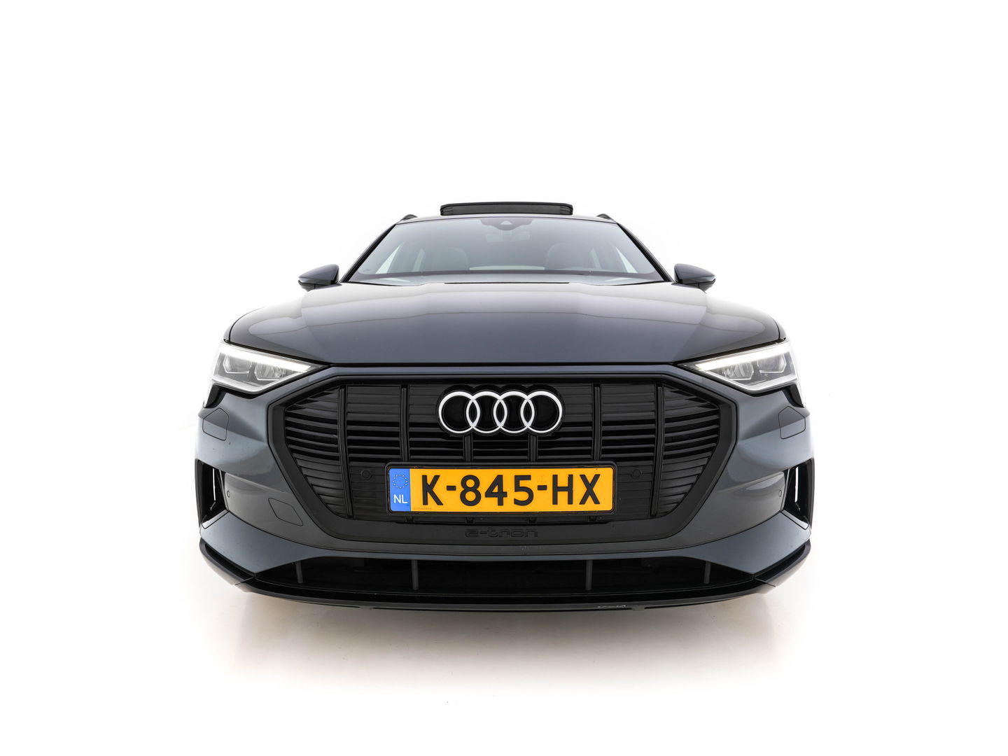 Audi e-tron 50 quattro Business edition Plus 71 kWh [ 3-Fase ] (INCL.BTW) *PANO | LEATHER | DIGI-COCKPIT | FULL-LED | ADAPTIVE-CRUISE | MEMORY-PACK | COMFORT-SEATS | AIR-SUSPENSION | NAVI-FULLMAP | HEATED-SEATS | KEYLESS | 20''ALU | ECC | PDC*