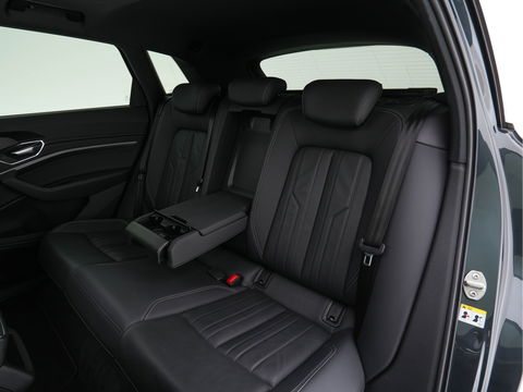 Audi e-tron 50 quattro Business edition Plus 71 kWh [ 3-Fase ] (INCL.BTW) *PANO | LEATHER | DIGI-COCKPIT | FULL-LED | ADAPTIVE-CRUISE | MEMORY-PACK | COMFORT-SEATS | AIR-SUSPENSION | NAVI-FULLMAP | HEATED-SEATS | KEYLESS | 20''ALU | ECC | PDC*