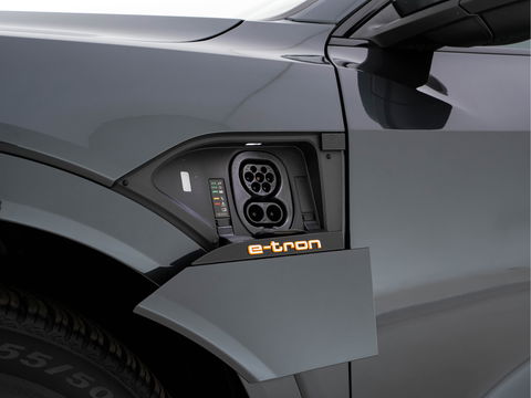 Audi e-tron 50 quattro Business edition Plus 71 kWh [ 3-Fase ] (INCL.BTW) *PANO | LEATHER | DIGI-COCKPIT | FULL-LED | ADAPTIVE-CRUISE | MEMORY-PACK | COMFORT-SEATS | AIR-SUSPENSION | NAVI-FULLMAP | HEATED-SEATS | KEYLESS | 20''ALU | ECC | PDC*