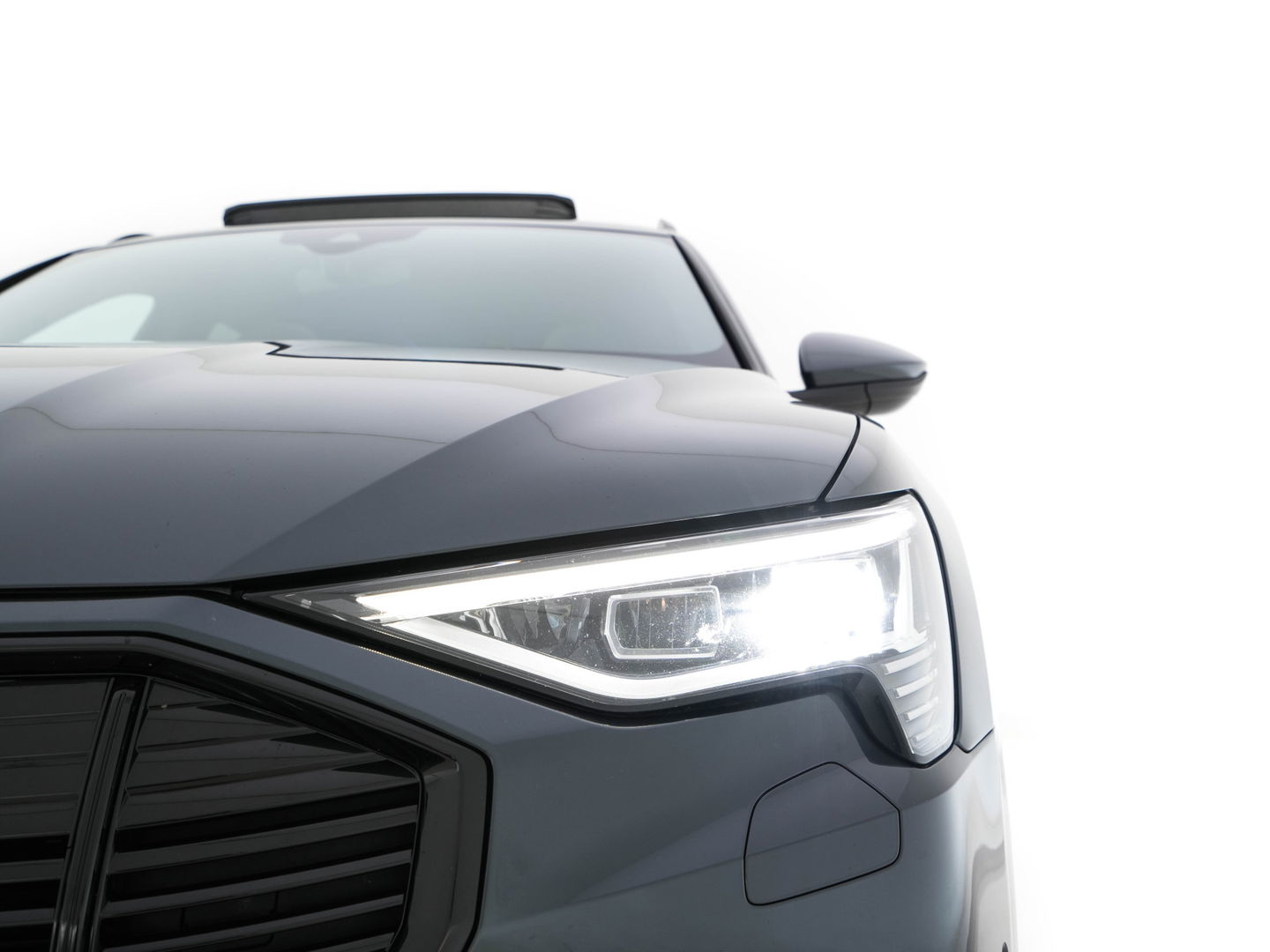 Audi e-tron 50 quattro Business edition Plus 71 kWh [ 3-Fase ] (INCL.BTW) *PANO | LEATHER | DIGI-COCKPIT | FULL-LED | ADAPTIVE-CRUISE | MEMORY-PACK | COMFORT-SEATS | AIR-SUSPENSION | NAVI-FULLMAP | HEATED-SEATS | KEYLESS | 20''ALU | ECC | PDC*