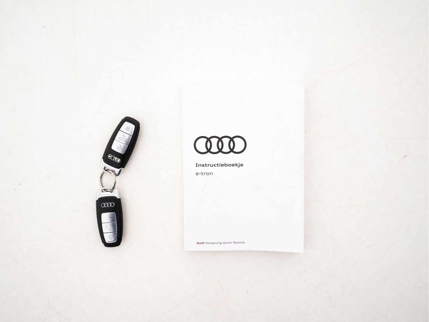 Audi e-tron 50 quattro Business edition Plus 71 kWh [ 3-Fase ] (INCL.BTW) *PANO | LEATHER | DIGI-COCKPIT | FULL-LED | ADAPTIVE-CRUISE | MEMORY-PACK | COMFORT-SEATS | AIR-SUSPENSION | NAVI-FULLMAP | HEATED-SEATS | KEYLESS | 20''ALU | ECC | PDC*