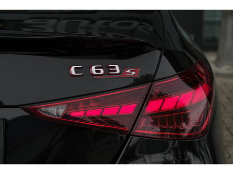 Mercedes-Benz C-Klasse C63s AMG 680pk E-performance Panoramadak *BTW* 4-Wielsturing Burmester 3d AMG Driver pack