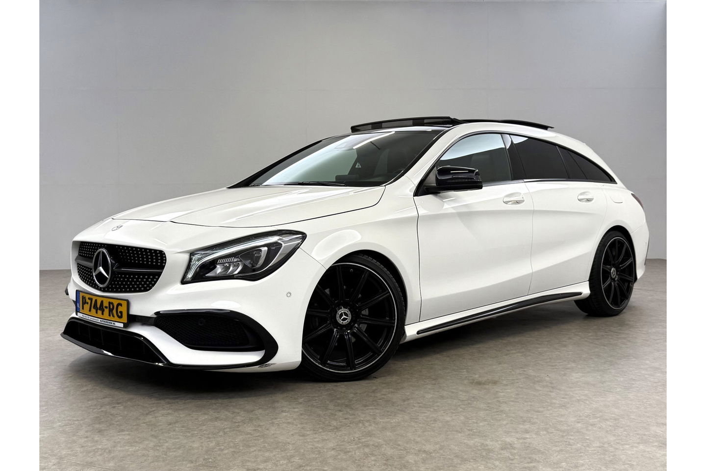 Mercedes-Benz CLA-Klasse 200 AMG Pano LED Sfeerverlichting Navi Carplay Cruise PDC 19"LMV