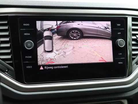 Volkswagen T-Roc 1.5 TSI Style 150PK DSG | Camera | Navigatie | Adaptive Cruise
