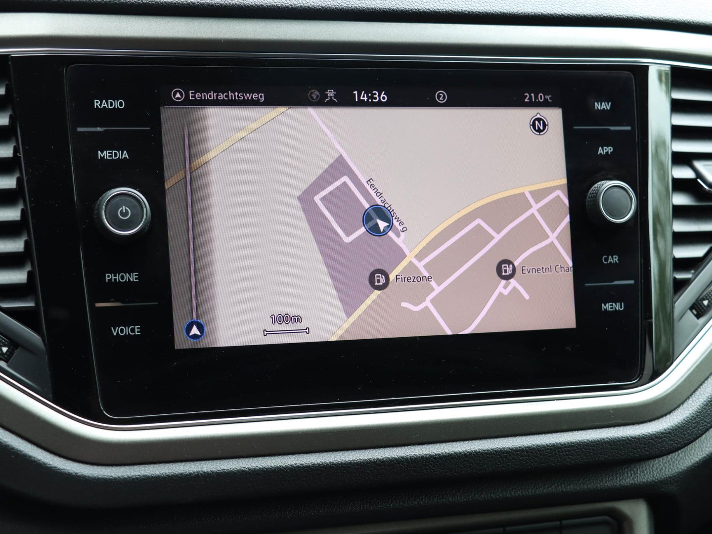 Volkswagen T-Roc 1.5 TSI Style 150PK DSG | Camera | Navigatie | Adaptive Cruise