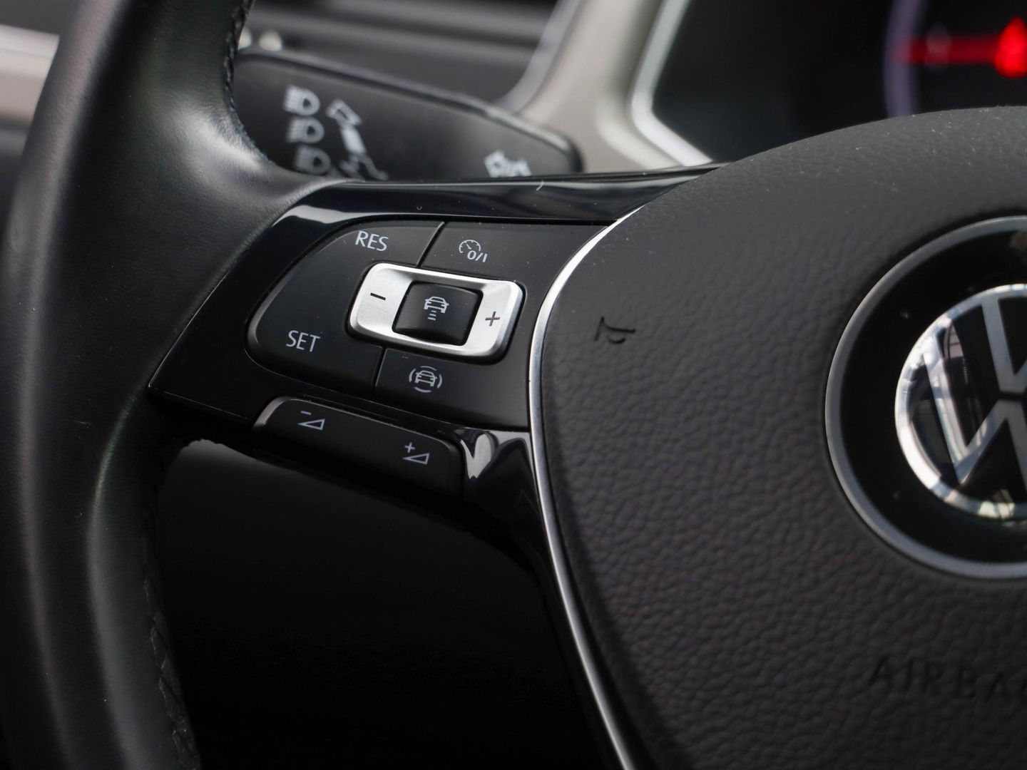 Volkswagen T-Roc 1.5 TSI Style 150PK DSG | Camera | Navigatie | Adaptive Cruise