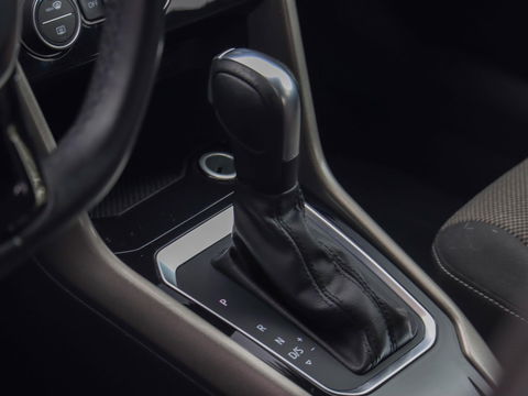 Volkswagen T-Roc 1.5 TSI Style 150PK DSG | Camera | Navigatie | Adaptive Cruise