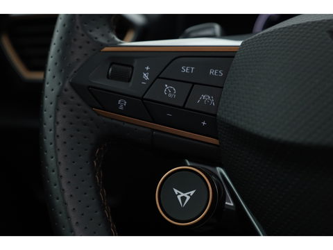 CUPRA Formentor 1.4 e-Hybrid VZ 245pk | Sportstuur | Pano | Elek. Trekhaak | 360cam | Memory seat | Stoel- Stuurverw.