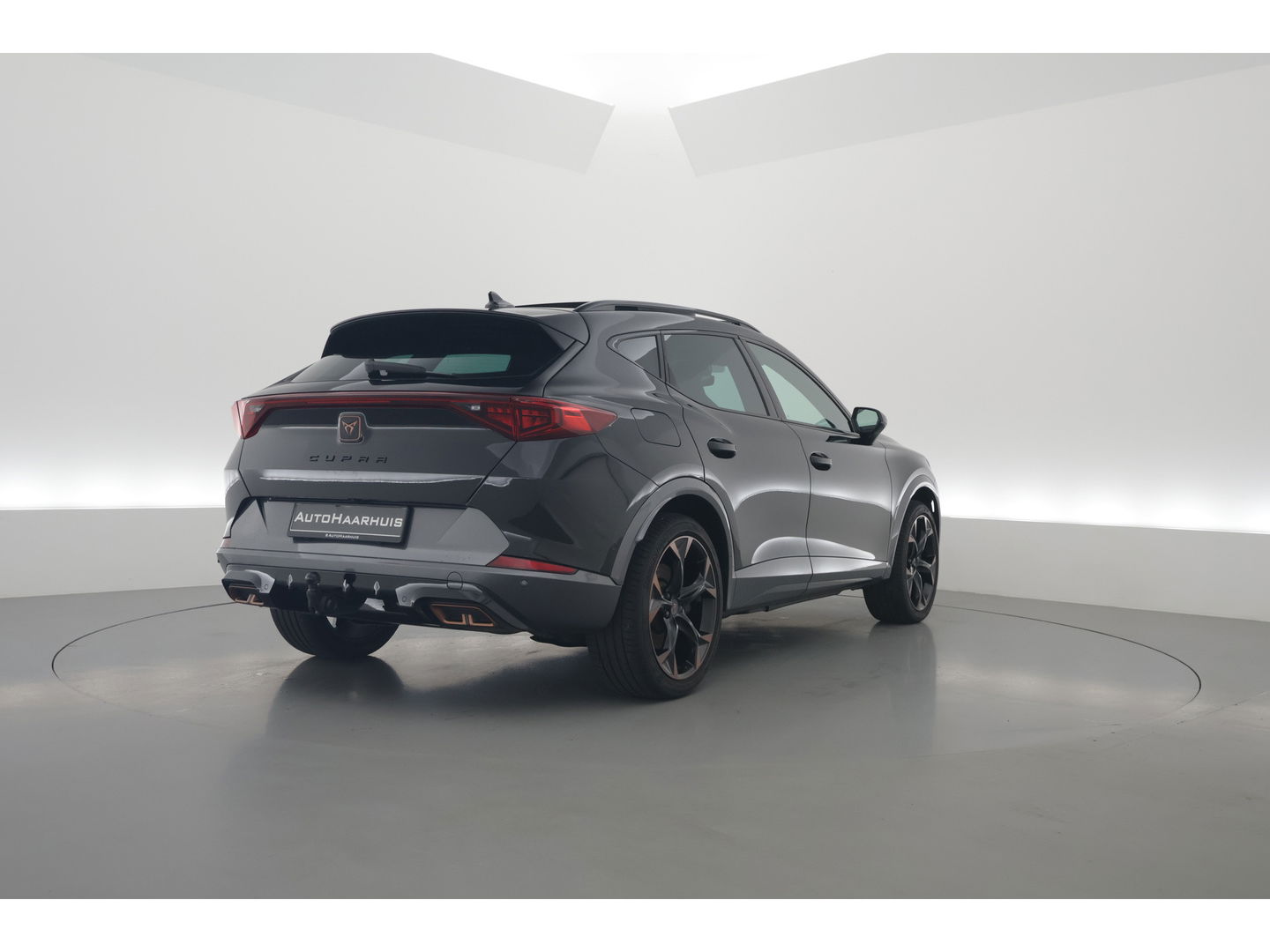 CUPRA Formentor 1.4 e-Hybrid VZ 245pk | Sportstuur | Pano | Elek. Trekhaak | 360cam | Memory seat | Stoel- Stuurverw.