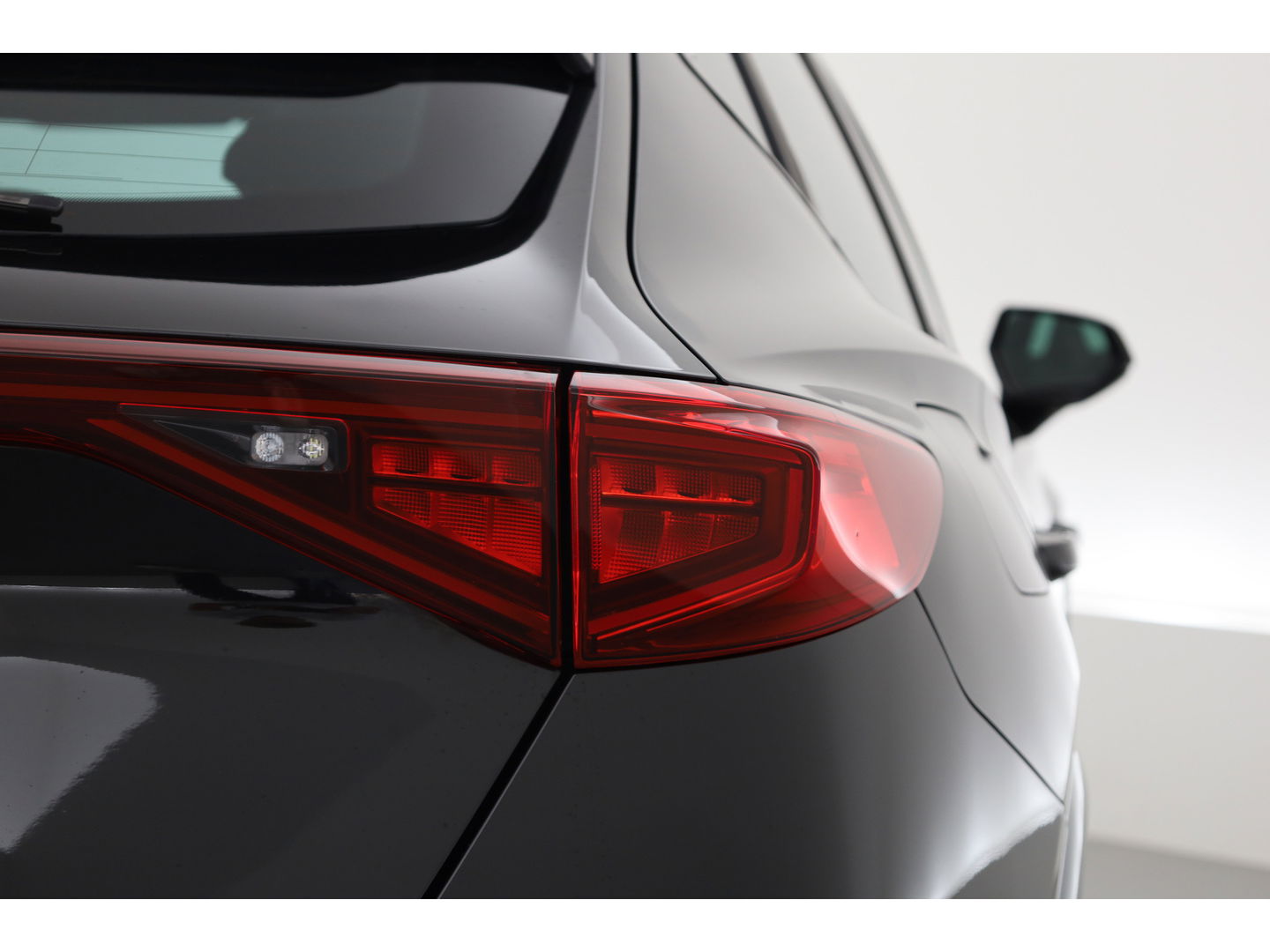 CUPRA Formentor 1.4 e-Hybrid VZ 245pk | Sportstuur | Pano | Elek. Trekhaak | 360cam | Memory seat | Stoel- Stuurverw.