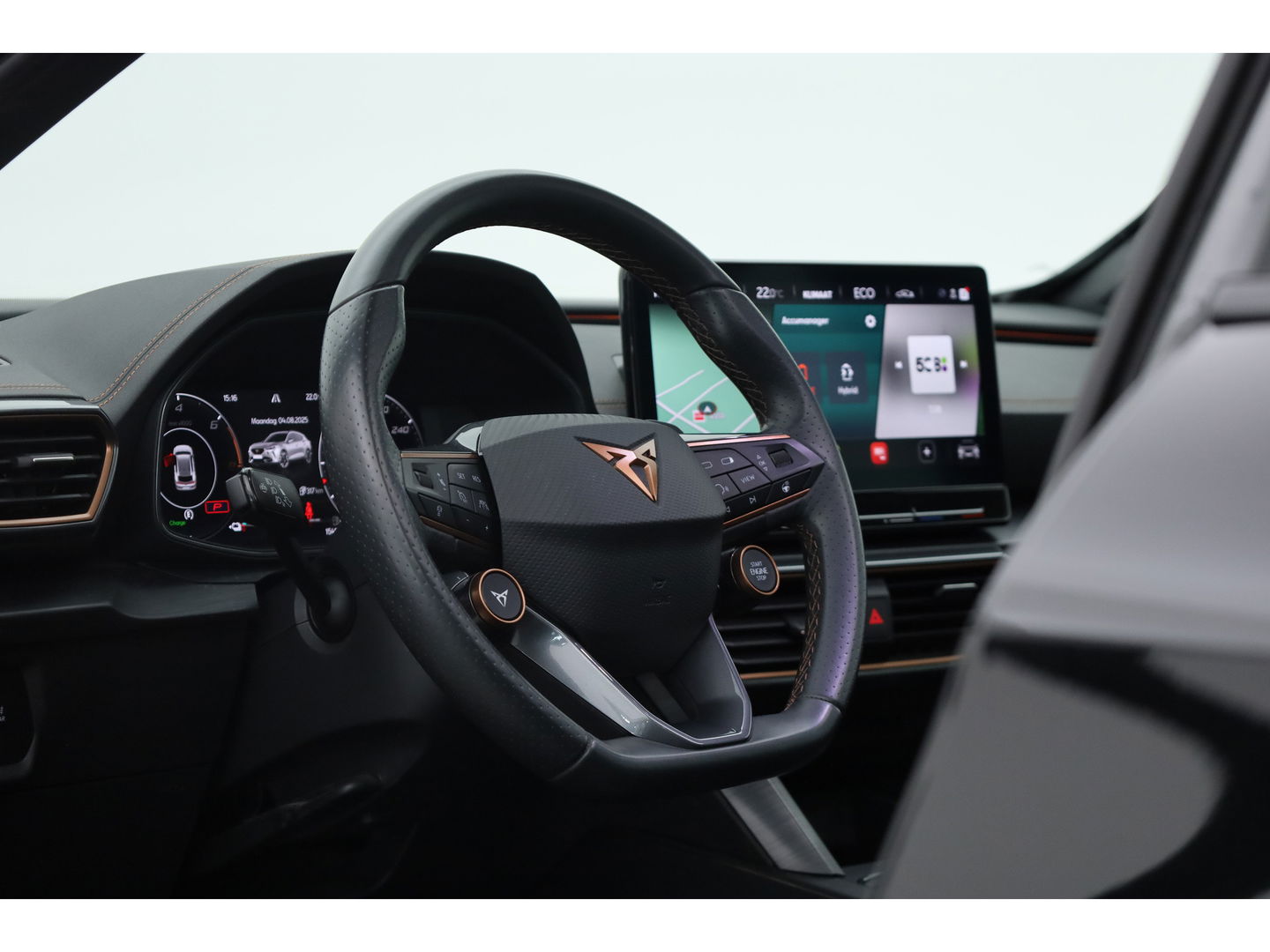 CUPRA Formentor 1.4 e-Hybrid VZ 245pk | Sportstuur | Pano | Elek. Trekhaak | 360cam | Memory seat | Stoel- Stuurverw.