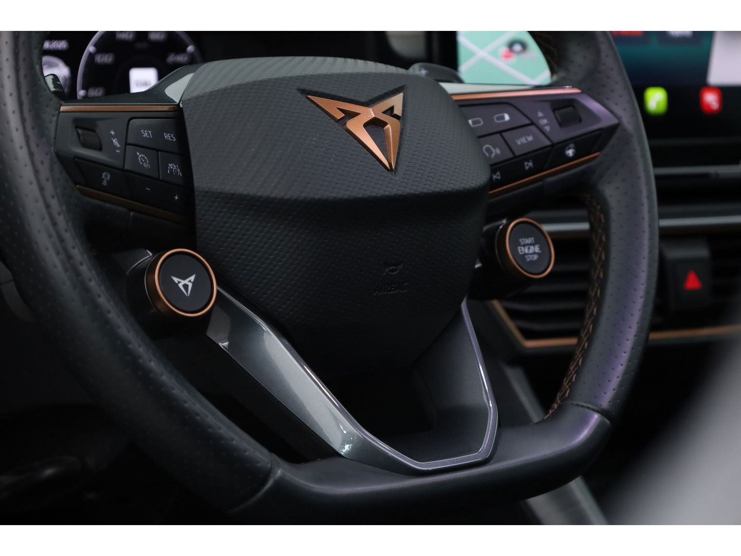 CUPRA Formentor 1.4 e-Hybrid VZ 245pk | Sportstuur | Pano | Elek. Trekhaak | 360cam | Memory seat | Stoel- Stuurverw.