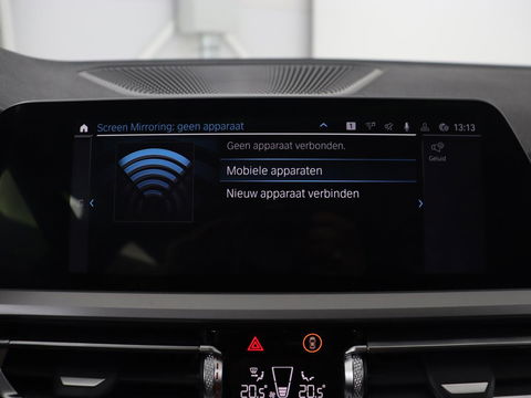BMW 3-serie 330e | Panoramadak | Trekhaak | Stoel & stuurverwarming | Adaptive cruise | Head-Up | LaserLight | Carplay | Live Cockpit | Half leder | Navigatie