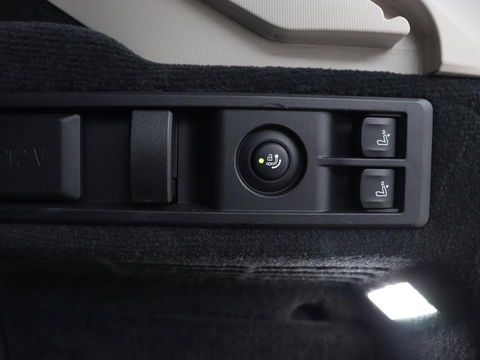 BMW 3-serie 330e | Panoramadak | Trekhaak | Stoel & stuurverwarming | Adaptive cruise | Head-Up | LaserLight | Carplay | Live Cockpit | Half leder | Navigatie