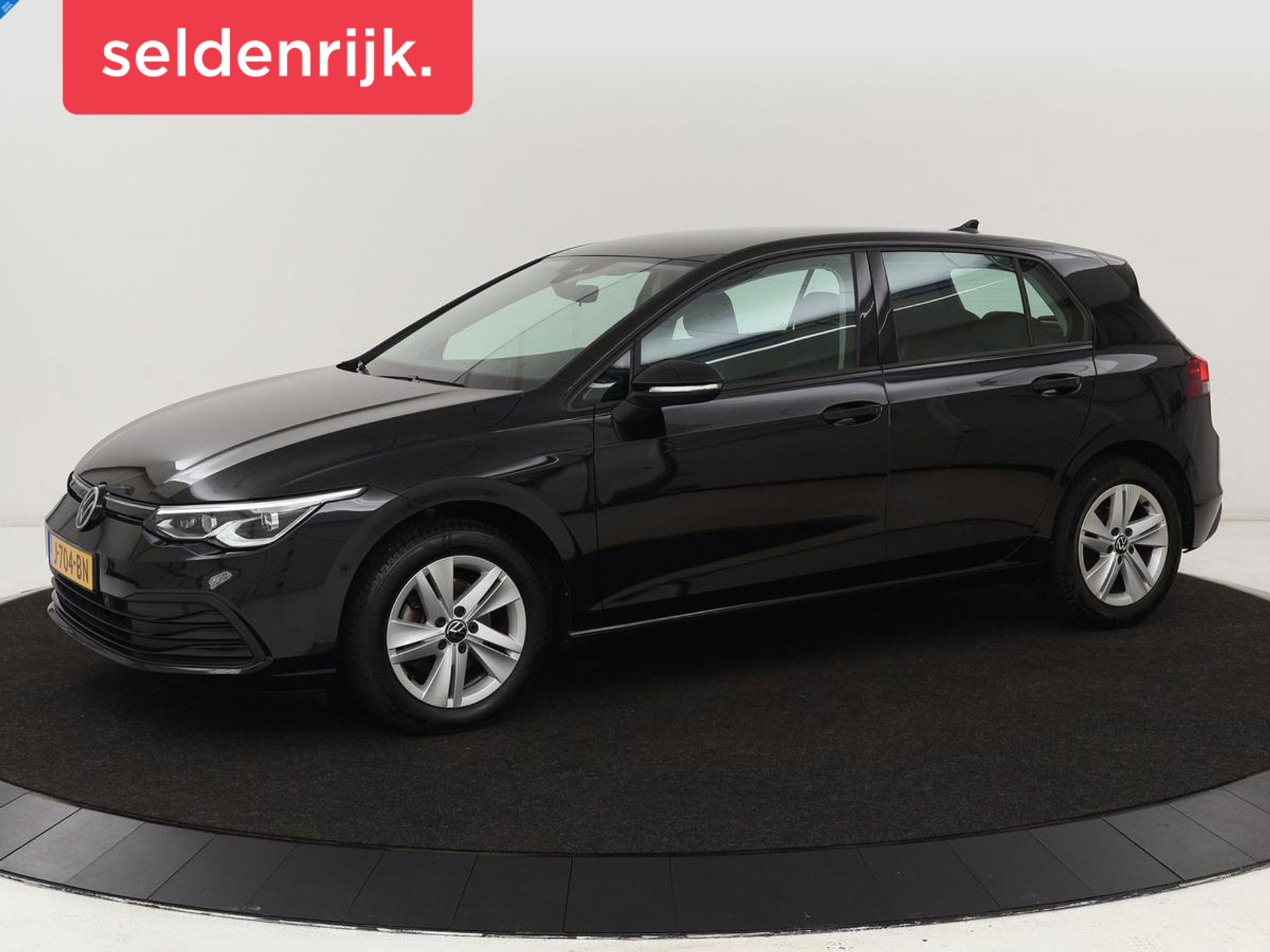 Volkswagen Golf 1.5 TSI Life Business | Adaptive cruise | Carplay | Massage | Memory | Navigatie | Sfeerverlichting | Parkeerhulp | Climate control