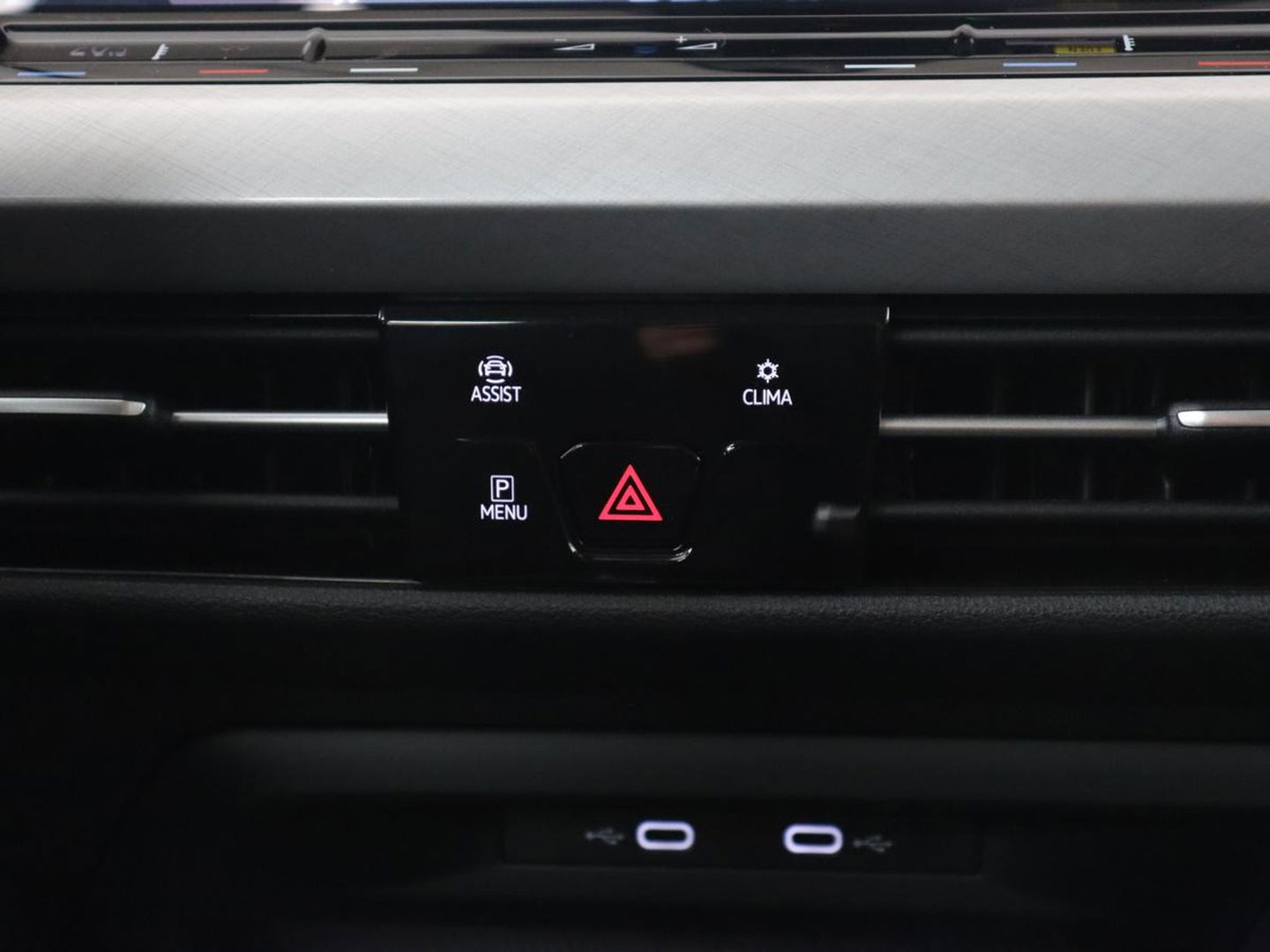 Volkswagen Golf 1.5 TSI Life Business | Adaptive cruise | Carplay | Massage | Memory | Navigatie | Sfeerverlichting | Parkeerhulp | Climate control