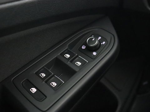 Volkswagen Golf 1.5 TSI Life Business | Adaptive cruise | Carplay | Massage | Memory | Navigatie | Sfeerverlichting | Parkeerhulp | Climate control