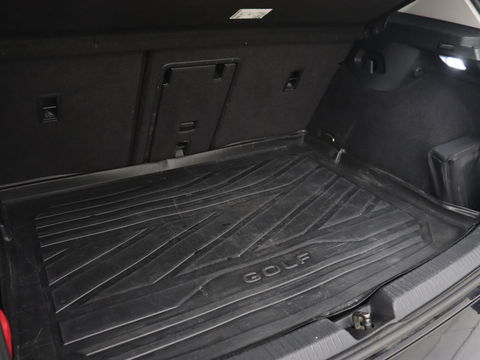 Volkswagen Golf 1.5 TSI Life Business | Adaptive cruise | Carplay | Massage | Memory | Navigatie | Sfeerverlichting | Parkeerhulp | Climate control