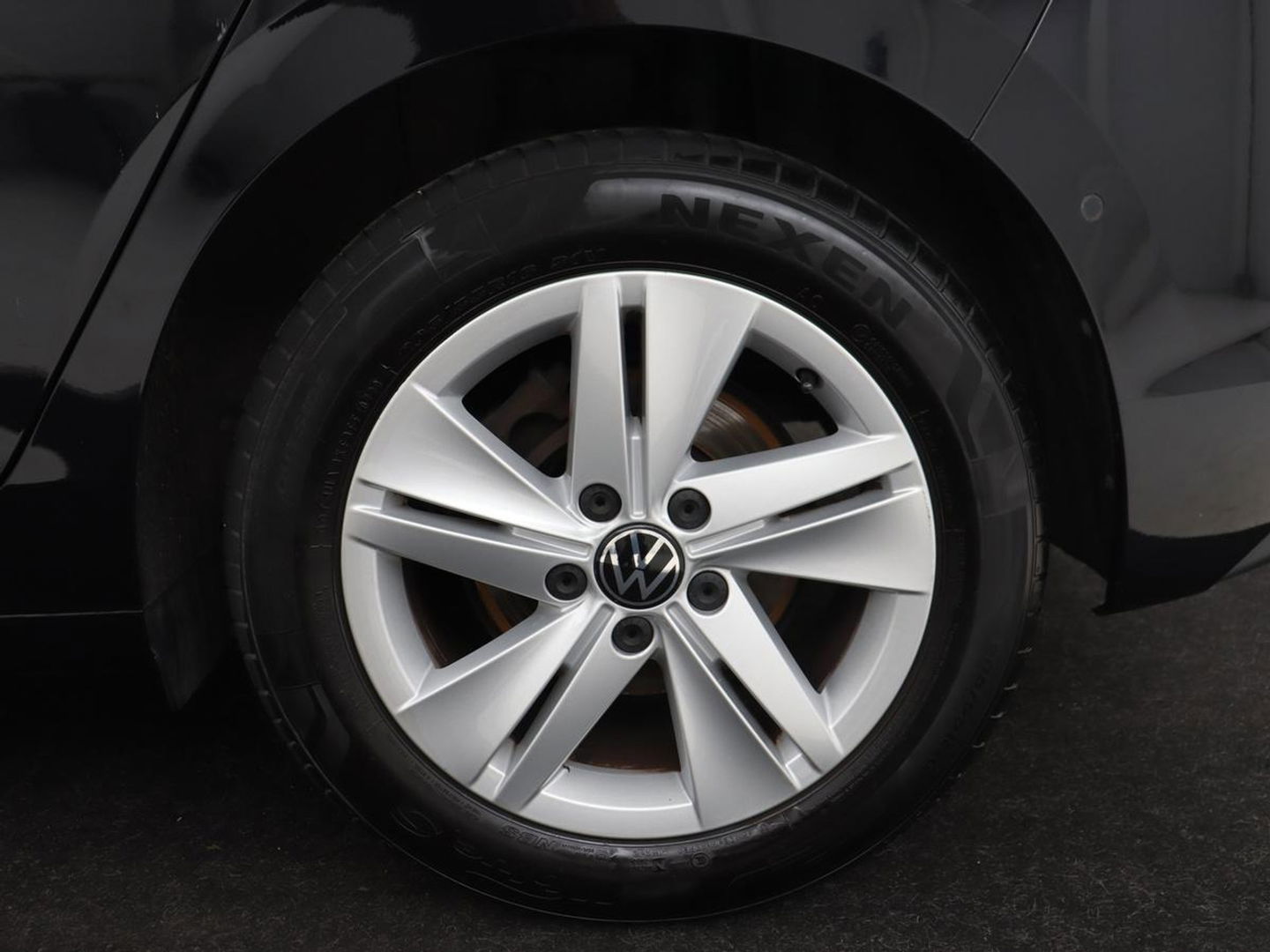 Volkswagen Golf 1.5 TSI Life Business | Adaptive cruise | Carplay | Massage | Memory | Navigatie | Sfeerverlichting | Parkeerhulp | Climate control