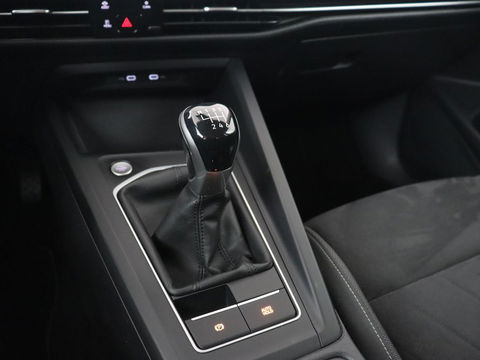Volkswagen Golf 1.5 TSI Life Business | Adaptive cruise | Carplay | Massage | Memory | Navigatie | Sfeerverlichting | Parkeerhulp | Climate control