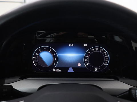 Volkswagen Golf 1.5 TSI Life Business | Adaptive cruise | Carplay | Massage | Memory | Navigatie | Sfeerverlichting | Parkeerhulp | Climate control