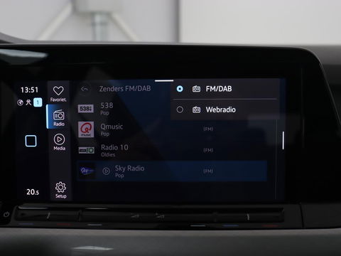 Volkswagen Golf 1.5 TSI Life Business | Adaptive cruise | Carplay | Massage | Memory | Navigatie | Sfeerverlichting | Parkeerhulp | Climate control