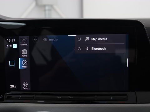 Volkswagen Golf 1.5 TSI Life Business | Adaptive cruise | Carplay | Massage | Memory | Navigatie | Sfeerverlichting | Parkeerhulp | Climate control