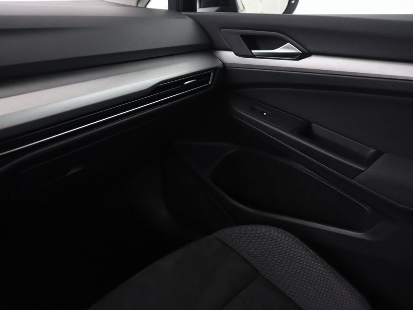 Volkswagen Golf 1.5 TSI Life Business | Adaptive cruise | Carplay | Massage | Memory | Navigatie | Sfeerverlichting | Parkeerhulp | Climate control