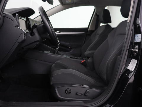 Volkswagen Golf 1.5 TSI Life Business | Adaptive cruise | Carplay | Massage | Memory | Navigatie | Sfeerverlichting | Parkeerhulp | Climate control