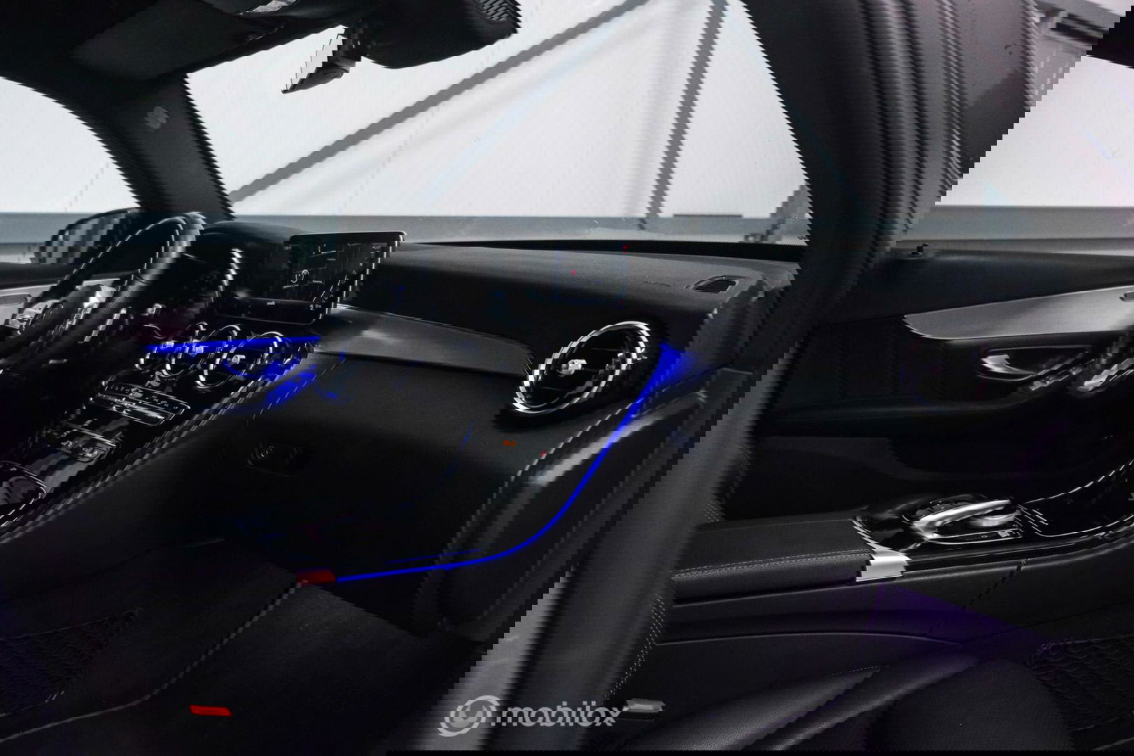 Mercedes-Benz C-Klasse Estate 180 Business Solution AMG | Trekhaak | CarPlay | Camera | Leder | Adaptive cruise | NAP auto NL | rijklaar |
