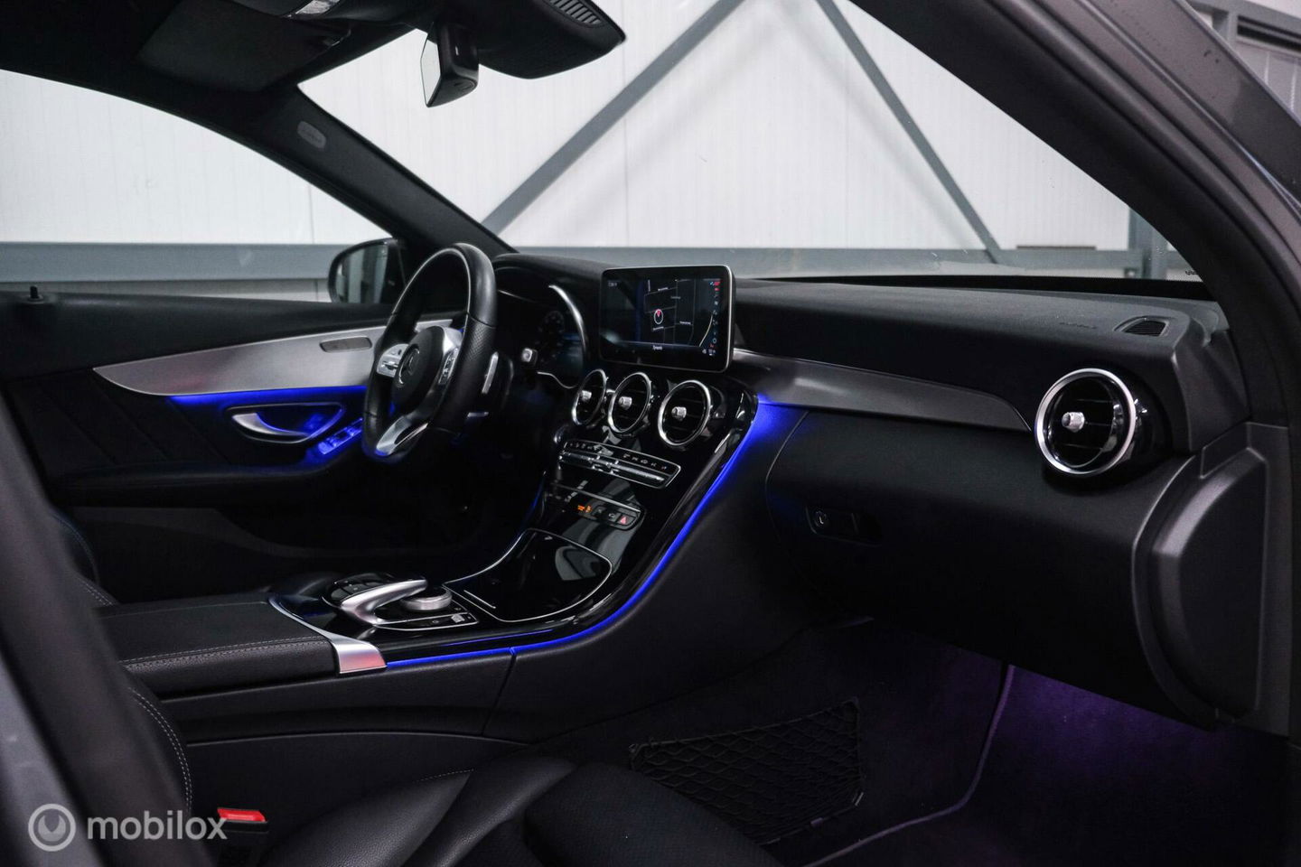 Mercedes-Benz C-Klasse Estate 180 Business Solution AMG | Trekhaak | CarPlay | Camera | Leder | Adaptive cruise | NAP auto NL | rijklaar |