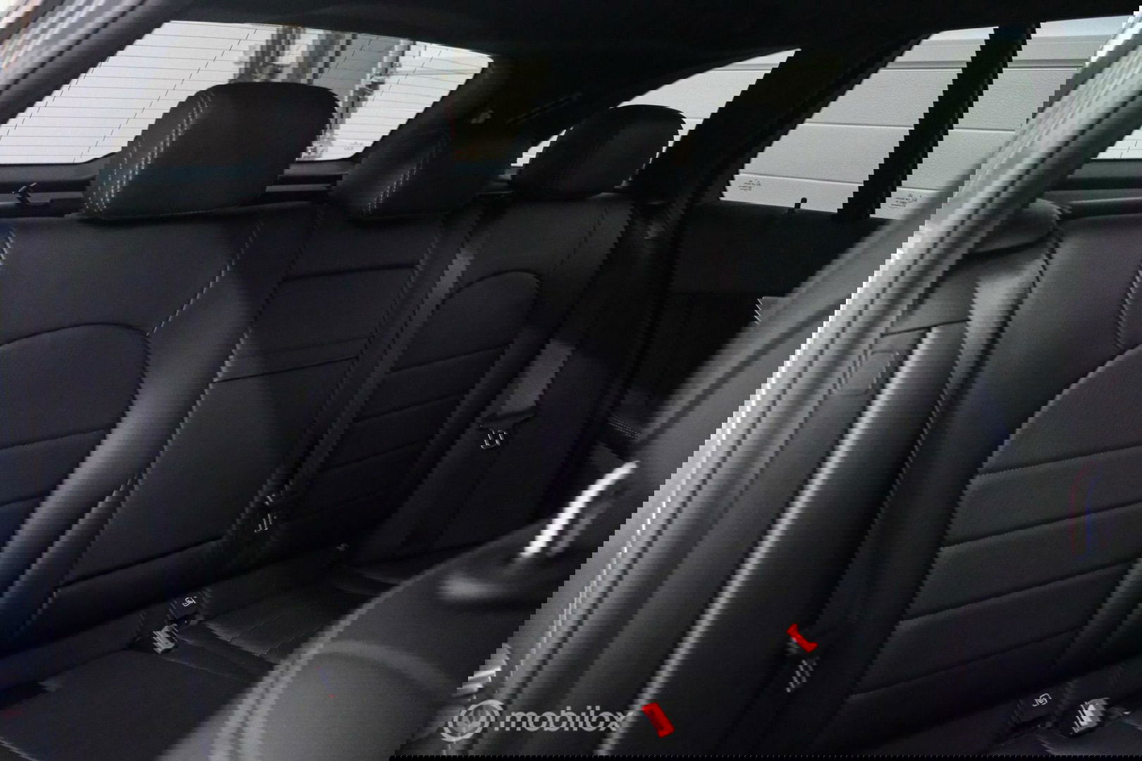 Mercedes-Benz C-Klasse Estate 180 Business Solution AMG | Trekhaak | CarPlay | Camera | Leder | Adaptive cruise | NAP auto NL | rijklaar |