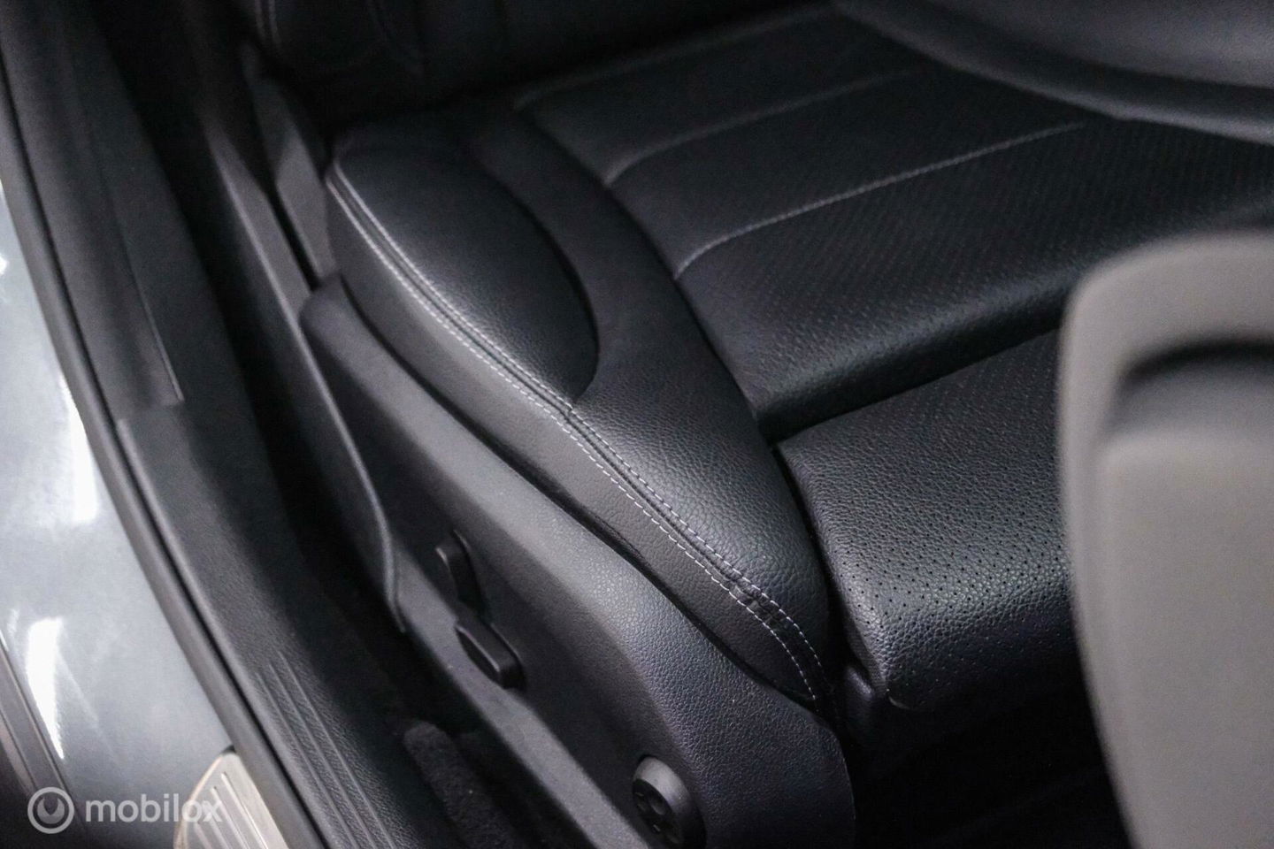 Mercedes-Benz C-Klasse Estate 180 Business Solution AMG | Trekhaak | CarPlay | Camera | Leder | Adaptive cruise | NAP auto NL | rijklaar |