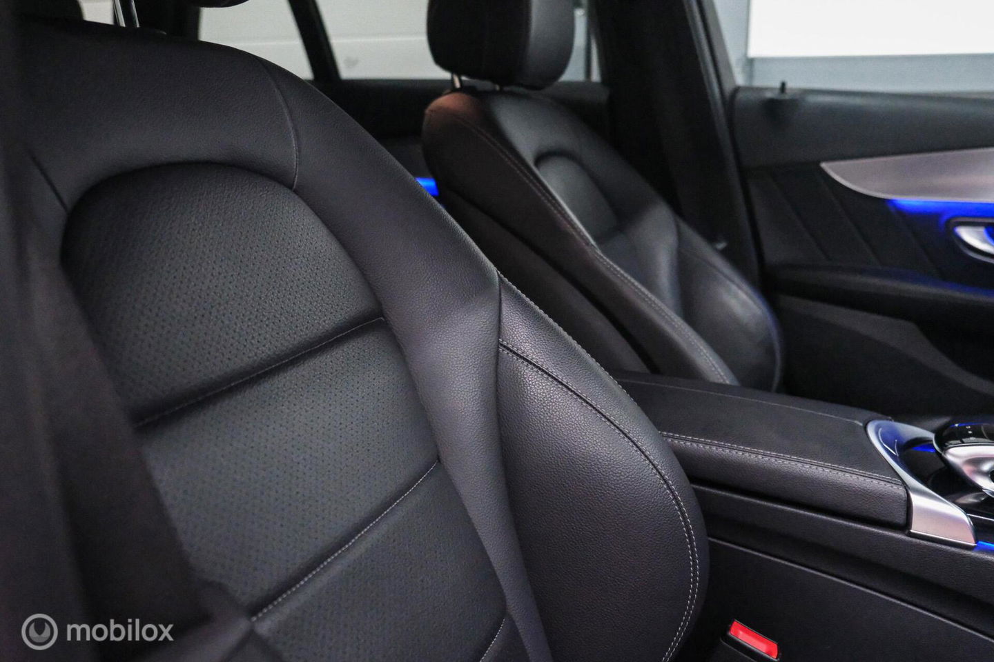 Mercedes-Benz C-Klasse Estate 180 Business Solution AMG | Trekhaak | CarPlay | Camera | Leder | Adaptive cruise | NAP auto NL | rijklaar |
