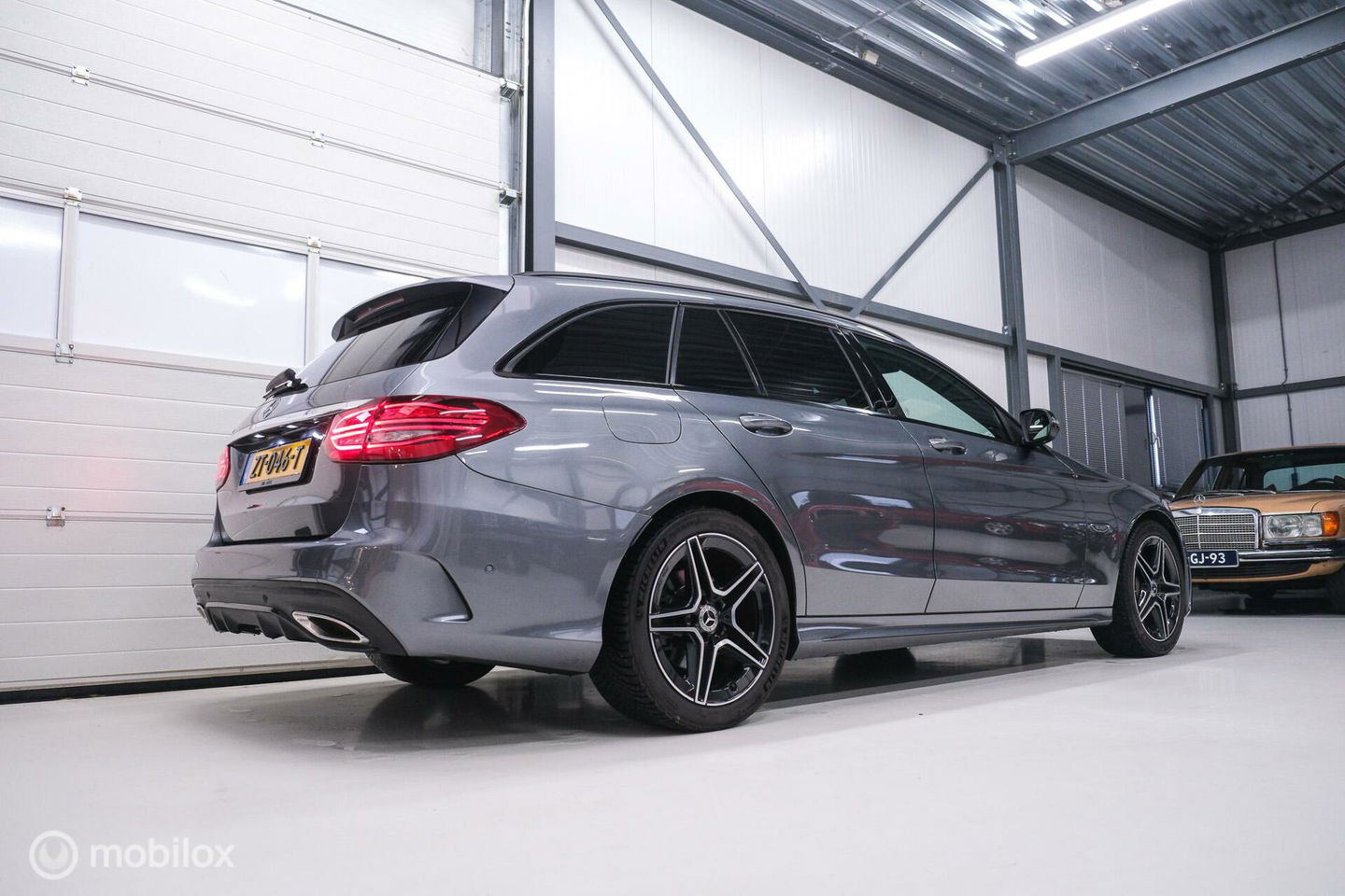 Mercedes-Benz C-Klasse Estate 180 Business Solution AMG | Trekhaak | CarPlay | Camera | Leder | Adaptive cruise | NAP auto NL | rijklaar |