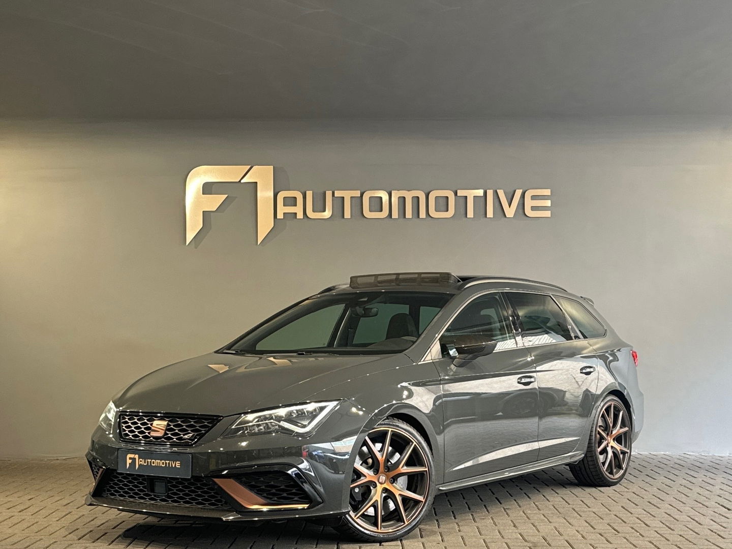 SEAT León ST 2.0 TSI 4DRIVE CUPRA Ultimate Pano|Carbon|Beats