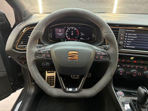 SEAT León ST 2.0 TSI 4DRIVE CUPRA Ultimate Pano|Carbon|Beats